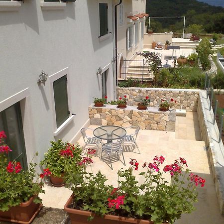 Apartments Villa Ina Brseč Buitenkant foto